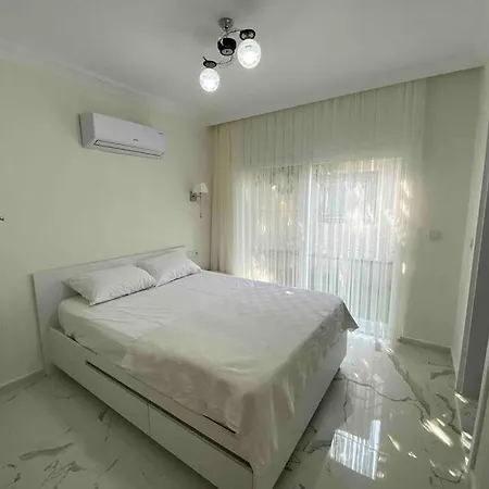 Merkezde 2+1 Esyali Bahceli Muestakil Ev, 4* Ortaca