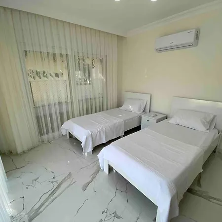 Merkezde 2+1 Esyali Bahceli Muestakil Ev, 4* Ortaca